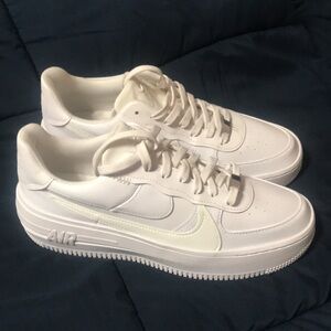 Nike(WMNS) Air Force 1 PLT.AF.ORM 'Triple White  Size 10